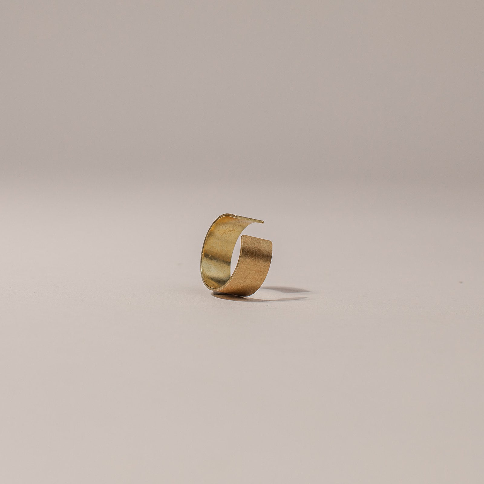 Cigar band slim ring